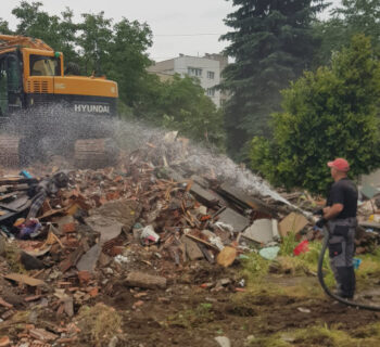 Водоноска на ДДД Груп ЕООД (снимка), поливане с вода при строителни дейности